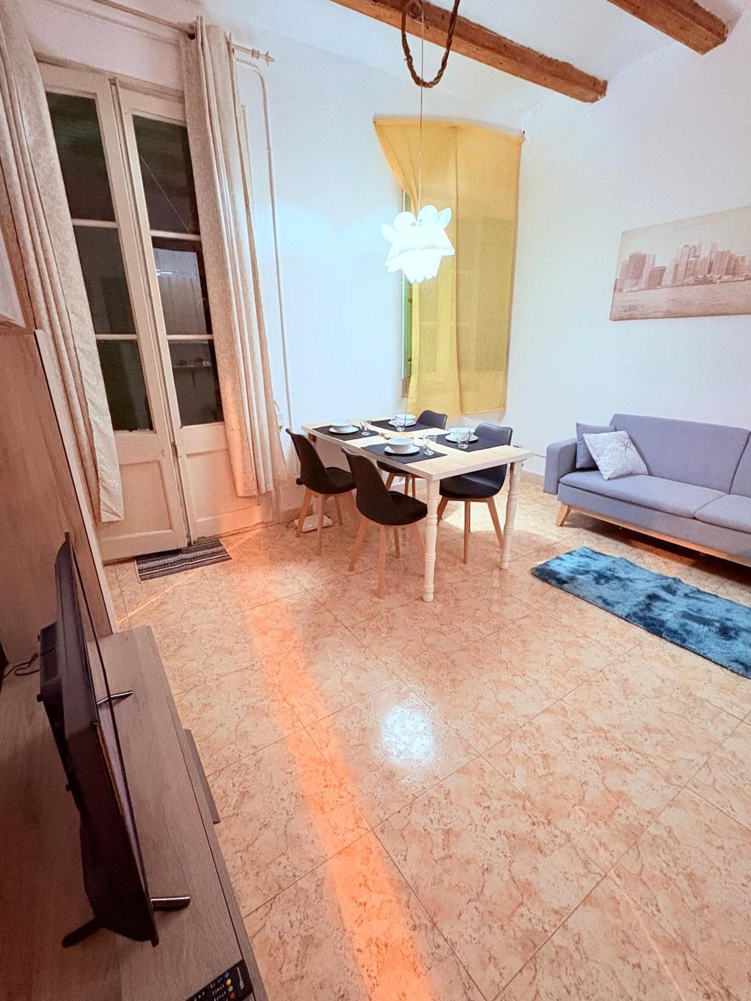 Amazing And Stylish Flat For 4 People With Breakfast Included 2 Blocks Away From Poblenou Apartamento