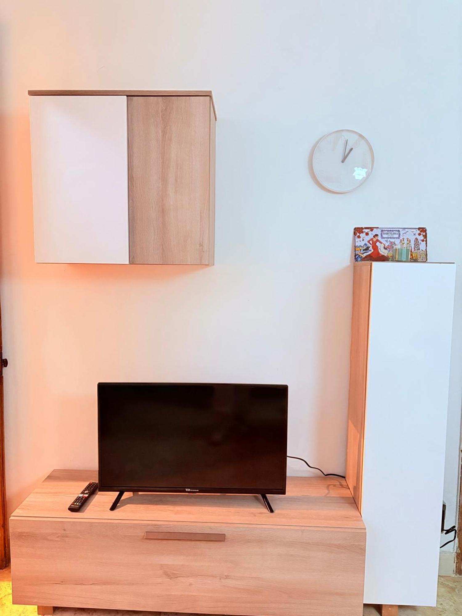 Amazing And Stylish Flat For 4 People With Breakfast Included 2 Blocks Away From Poblenou Apartamento *