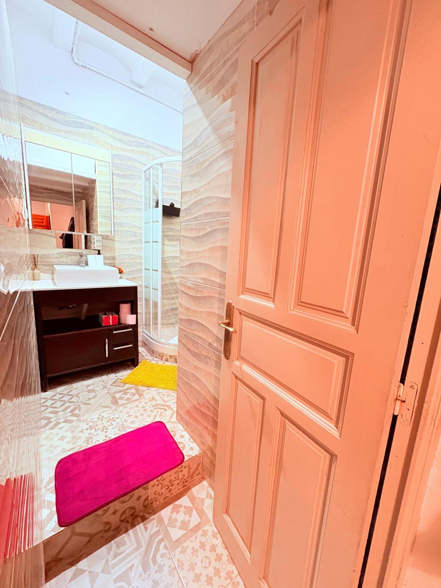 Amazing And Stylish Flat For 4 People With Breakfast Included 2 Blocks Away From Poblenou Apartamento *