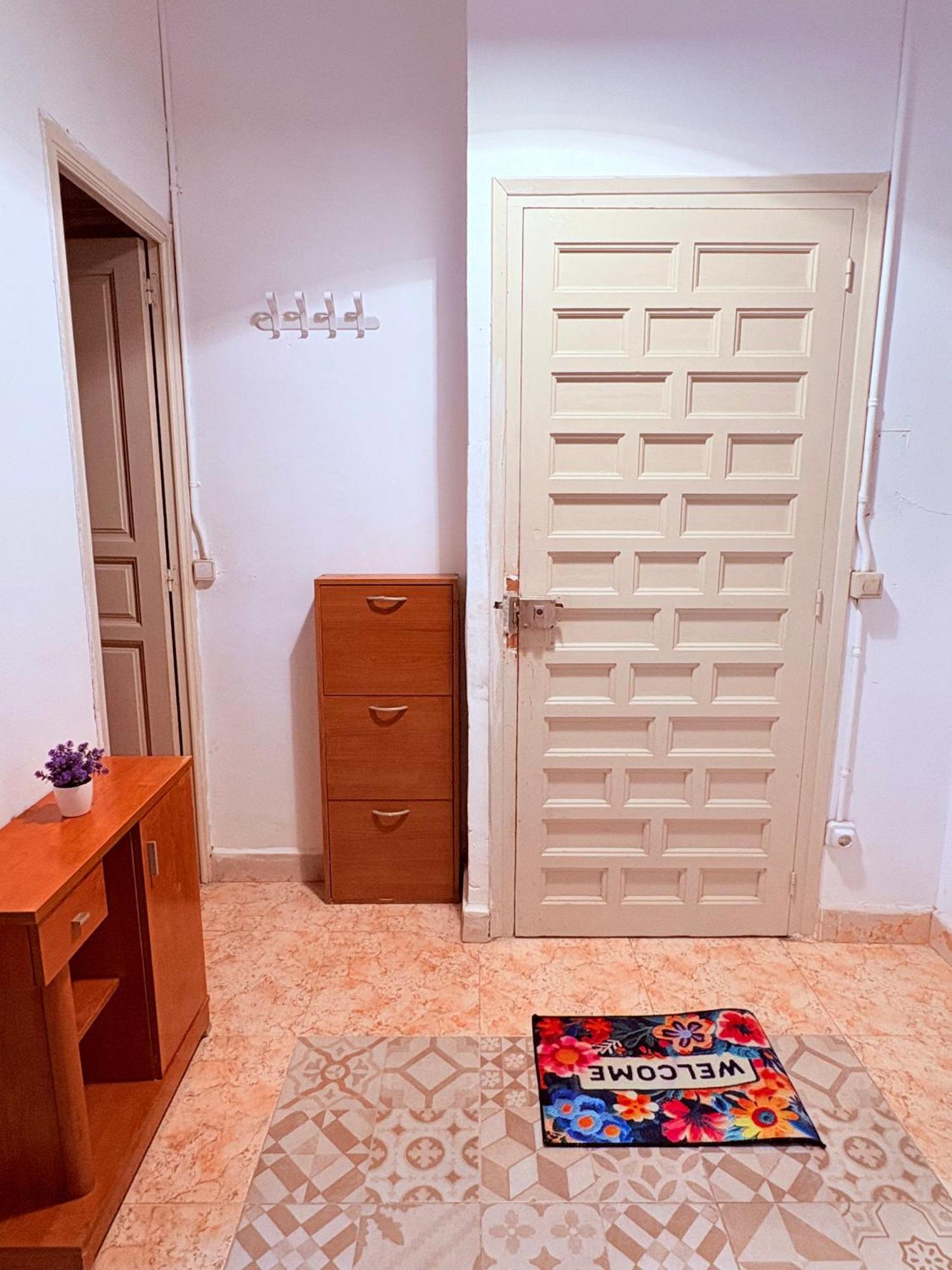 Amazing And Stylish Flat For 4 People With Breakfast Included 2 Blocks Away From Poblenou * Barcelona