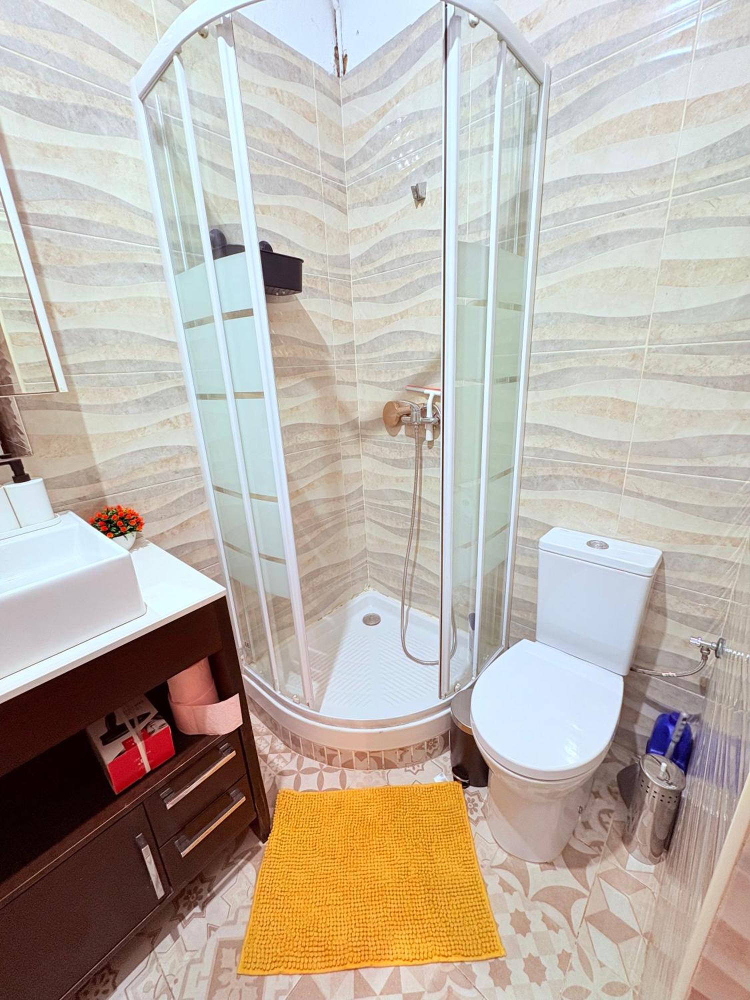 Amazing And Stylish Flat For 4 People With Breakfast Included 2 Blocks Away From Poblenou Apartamento