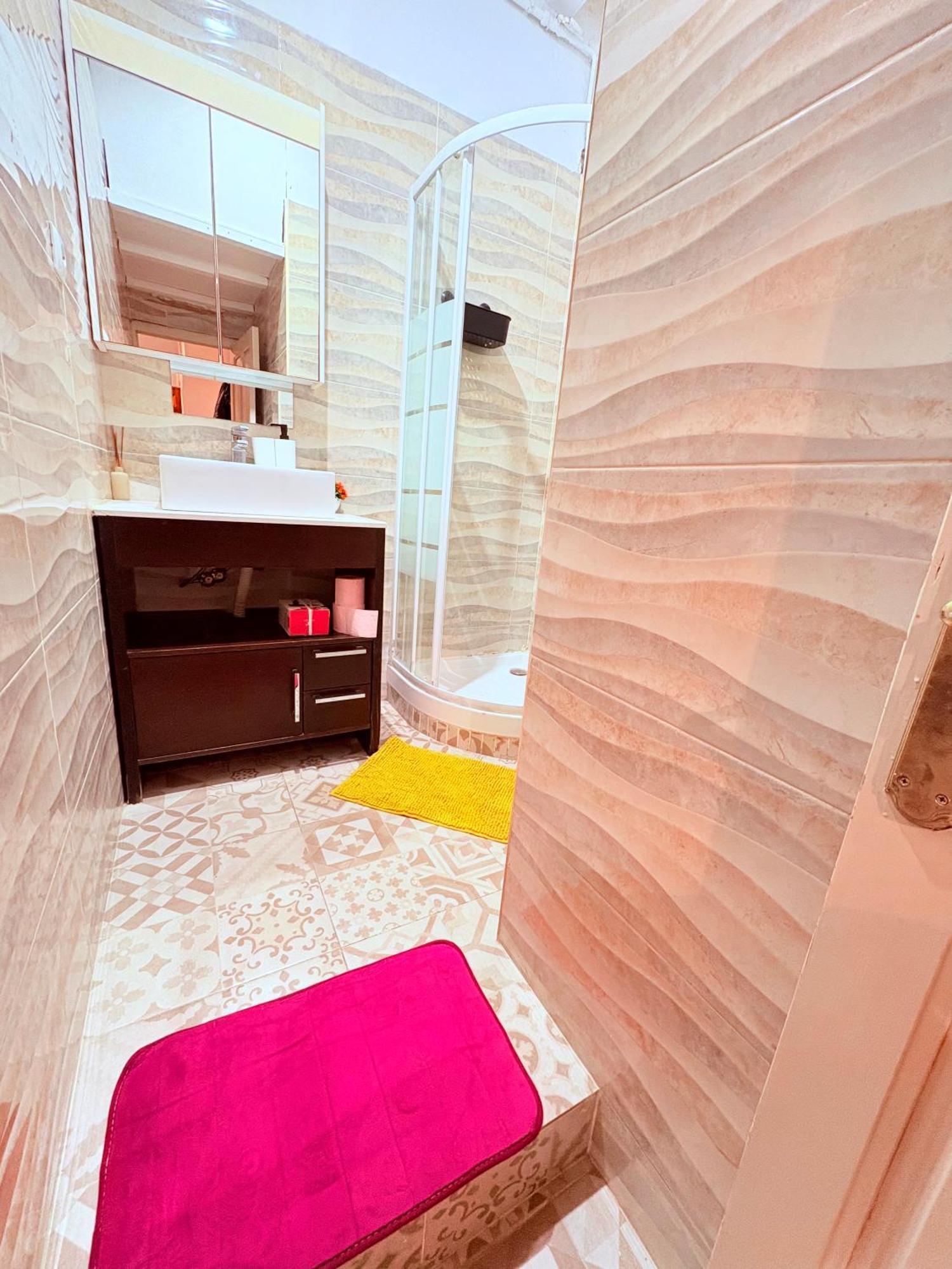 Amazing And Stylish Flat For 4 People With Breakfast Included 2 Blocks Away From Poblenou Apartamento Barcelona
